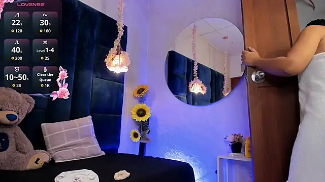 Snapshot of Laura_Miller1 chatting on March 29, 2026, 5:24 pm Laura Miller1 online show from March 29, 2026, 5:24 pm