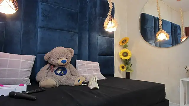 Snapshot of Laura_Miller1 chatting on April 12, 2026, 4:12 pm Laura Miller1 online show from April 12, 2026, 4:12 pm