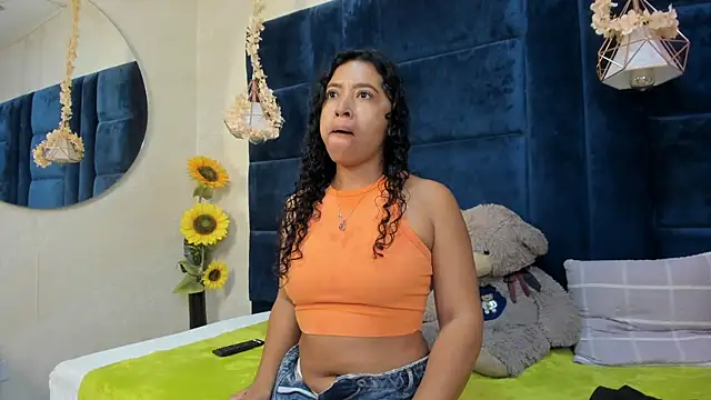 Snapshot of Laura_Miller1 chatting on April 15, 2026, 7:43 pm Laura Miller1 online show from April 15, 2026, 7:43 pm