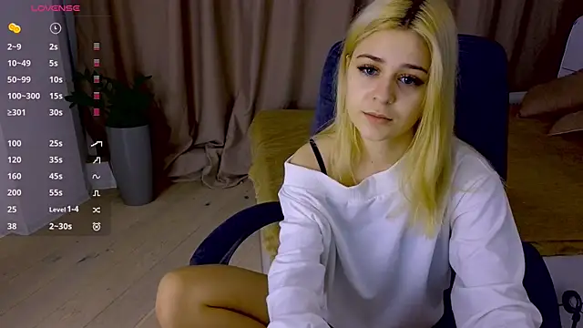 Snapshot of ApheliaStar chatting on January 14, 2026, 4:23 pm ApheliaStar online show from January 14, 2026, 4:23 pm