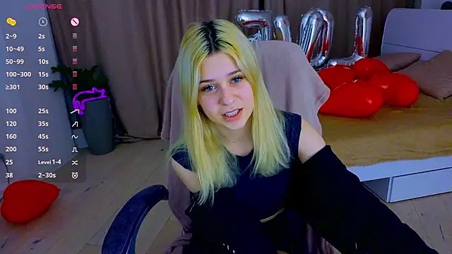 ApheliaStar online show from February 7, 2026, 4:33 pm