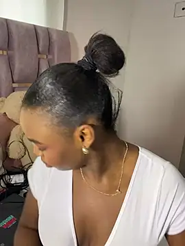 Snapshot of Venuswil chatting on June 30, 2026, 12:06 pm Venuswil online show from June 30, 2026, 12:06 pm