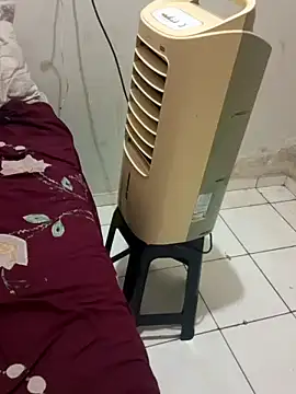      bucetuda------- online show from January 9, 2026, 8:43 pm