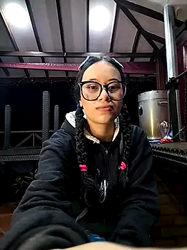 Snapshot of l0lita_emi chatting on February 11, 2026, 10:09 am l0lita emi online show from February 11, 2026, 10:09 am