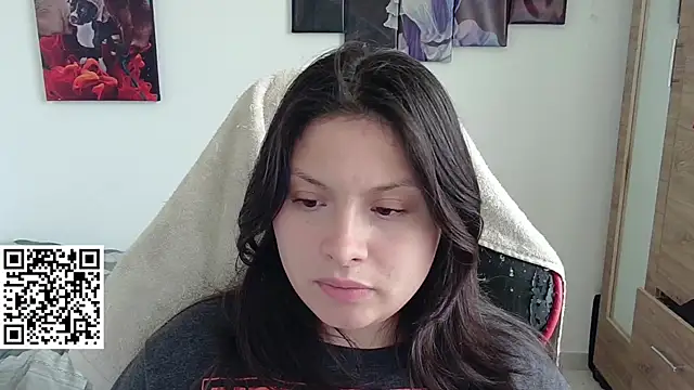 yessica gomez01 online show from April 10, 2026, 8:35 pm