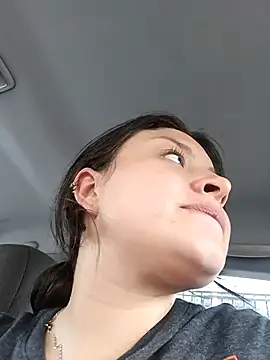 yessica gomez01 online show from April 12, 2026, 4:23 pm