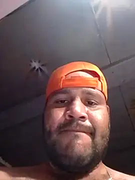 Snapshot of Guanatos13 chatting on February 6, 2026, 2:38 am Guanatos13 online show from February 6, 2026, 2:38 am