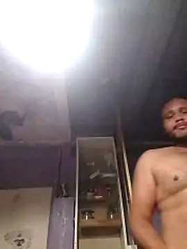 Snapshot of Guanatos13 chatting on February 7, 2026, 7:12 am Guanatos13 online show from February 7, 2026, 7:12 am