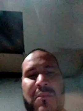 Snapshot of Guanatos13 chatting on March 5, 2026, 4:30 am Guanatos13 online show from March 5, 2026, 4:30 am