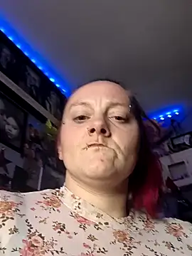 Snapshot of DisireAfterDark chatting on February 8, 2026, 9:13 am DisireAfterDark online show from February 8, 2026, 9:13 am