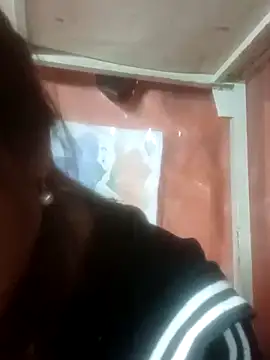 jjennyyy online show from March 8, 2026, 3:49 pm