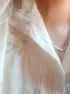 jjennyyy online show from April 12, 2026, 1:32 am