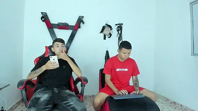 LatinsGuys18 online show from January 10, 2026, 12:40 pm