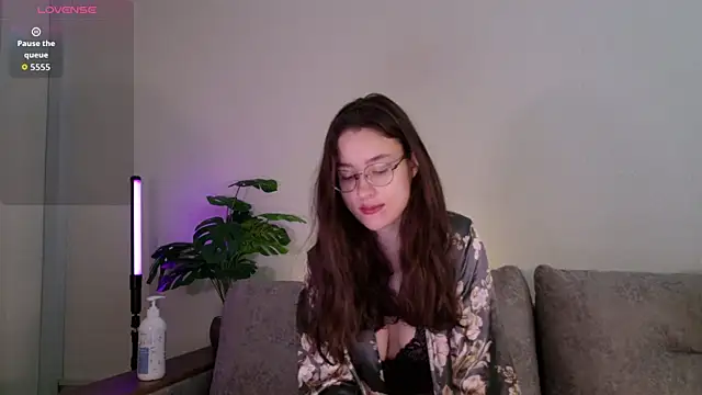 Snapshot of classy____ chatting on July 14, 2026, 4:02 pm classy online show from July 14, 2026, 4:02 pm