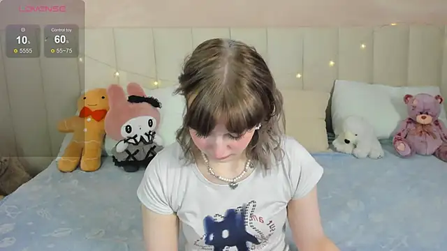 Snapshot of AdeleSilvy chatting on June 23, 2026, 1:36 am AdeleSilvy online show from June 23, 2026, 1:36 am
