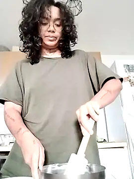 therealsun8 online show from February 21, 2026, 7:42 am