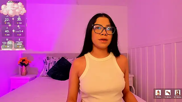 Little Lexyy online show from May 26, 2026, 5:47 am