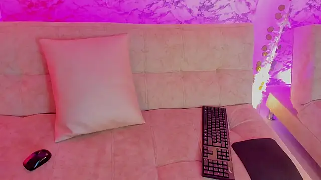 soffi joness23 online show from February 19, 2026, 7:10 pm