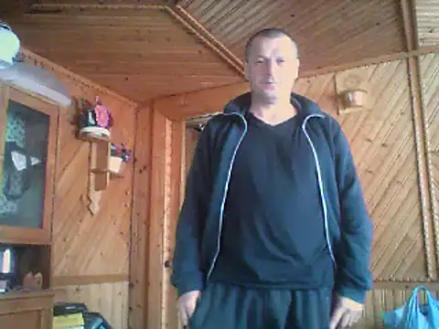 Ivan9iutt online show from April 15, 2026, 11:39 am