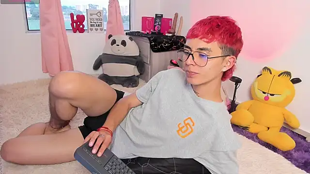 Maiky Cooper01 online show from February 22, 2026, 8:51 pm