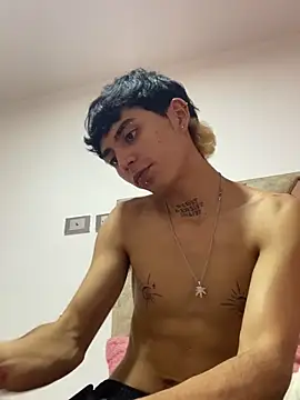 Maiky Cooper01 online show from April 14, 2026, 4:07 am