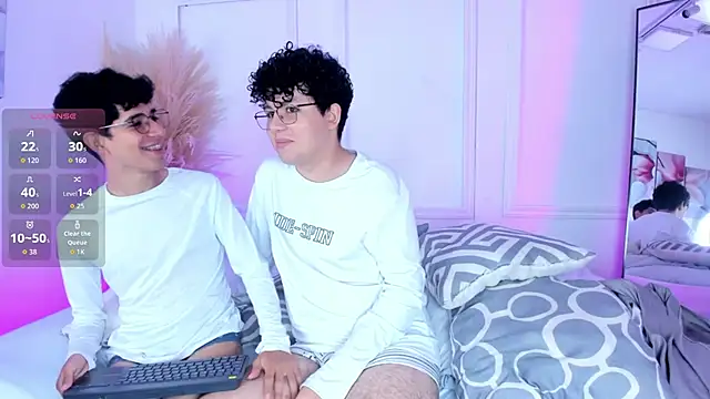 Snapshot of ian_and_austin chatting on January 13, 2026, 12:54 pm ian and austin online show from January 13, 2026, 12:54 pm