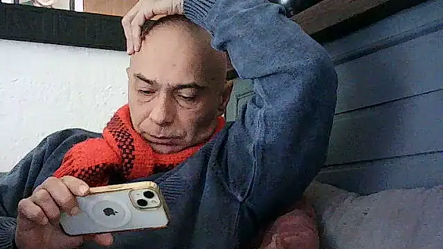 Snapshot of dogfrota chatting on June 18, 2026, 6:23 pm dogfrota online show from June 18, 2026, 6:23 pm