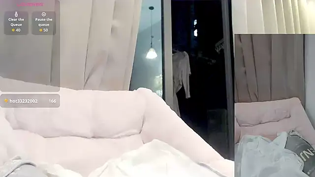 Mia-zhan online show from February 7, 2026, 2:43 pm