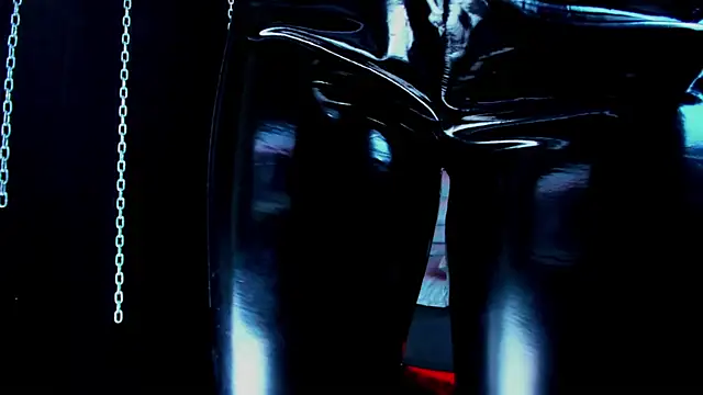 LucyStonne online show from April 8, 2026, 9:48 pm