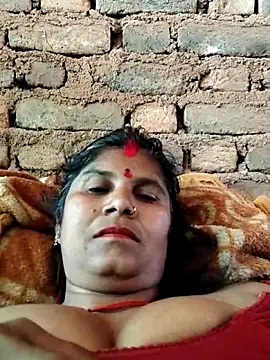 Hot di97 online show from April 10, 2026, 9:03 am