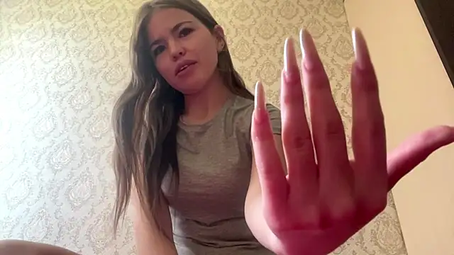 urBabyyyGirl online show from April 23, 2026, 8:57 am