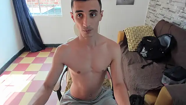 Snapshot of felipe_colinss chatting on May 6, 2026, 1:05 pm felipe colinss online show from May 6, 2026, 1:05 pm