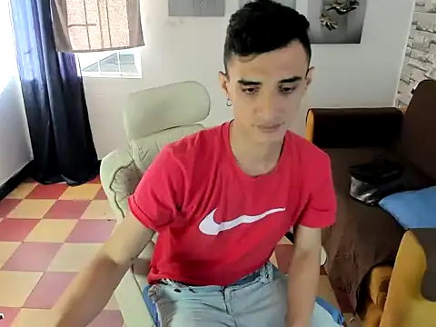 Snapshot of felipe_colinss chatting on May 26, 2026, 12:23 pm felipe colinss online show from May 26, 2026, 12:23 pm