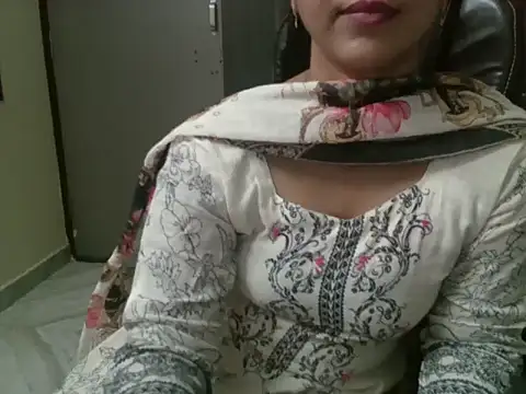 Snapshot of Adaa7 chatting on June 30, 2026, 5:25 pm Adaa7 online show from June 30, 2026, 5:25 pm