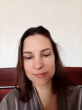 She-Moon online show from April 5, 2026, 6:54 am