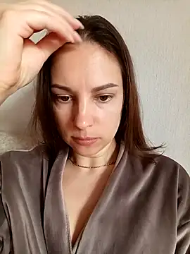 She-Moon online show from April 21, 2026, 6:09 am