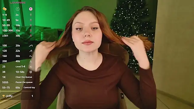 Snapshot of YouHoldMe chatting on February 20, 2026, 4:07 pm YouHoldMe online show from February 20, 2026, 4:07 pm