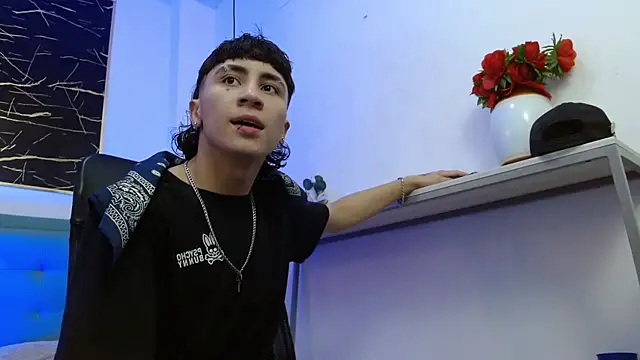 XanderGrey8 online show from February 9, 2026, 7:29 pm