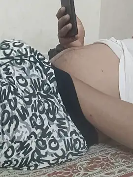 Snapshot of KGF786 chatting on February 10, 2026, 5:28 pm KGF786 online show from February 10, 2026, 5:28 pm