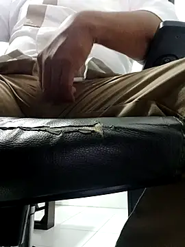 Antony-5045 online show from April 9, 2026, 11:43 pm