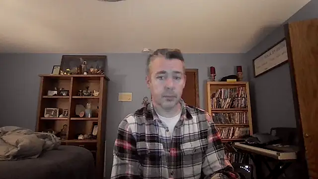 chrisw8140 online show from February 15, 2026, 3:47 am