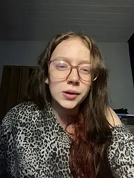 YoungLisaa18 online show from February 9, 2026, 7:40 pm