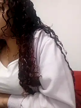 curlyheat online show from April 30, 2026, 1:06 pm