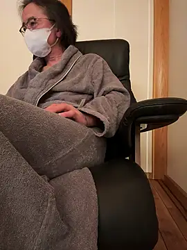 hiroshi-1964 online show from February 26, 2026, 3:00 pm