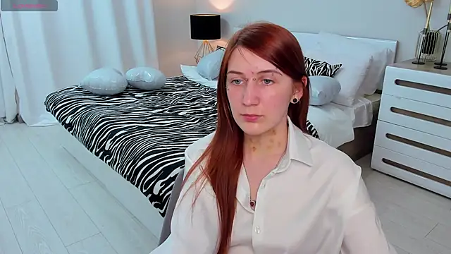 Snapshot of Polly_Sweet chatting on February 17, 2026, 6:47 pm Polly Sweet online show from February 17, 2026, 6:47 pm