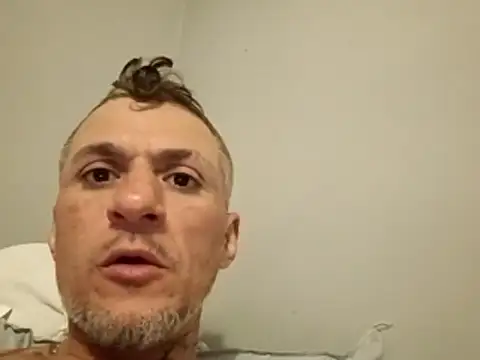 Snapshot of Merdaman1871 chatting on February 9, 2026, 5:22 am Merdaman1871 online show from February 9, 2026, 5:22 am