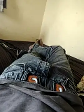 rupahoney online show from April 11, 2026, 7:13 am