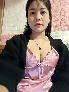 Ngocmai lazdy online show from February 3, 2026, 1:26 am