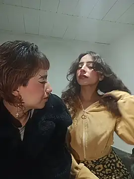 AlexxaAndRileyy online show from April 16, 2026, 10:01 pm