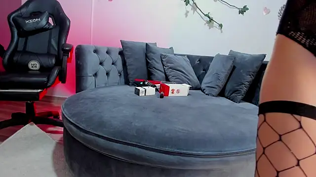 victoria grey   online show from February 28, 2026, 4:02 am